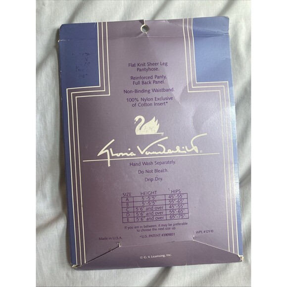 1 Pair Gloria Vanderbilt Pantyhose Size D Daysheer Hose Off White - Picture 2 of 2